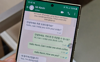 Galaxy S24 的语言翻译功能可与 WhatsApp 配合使用